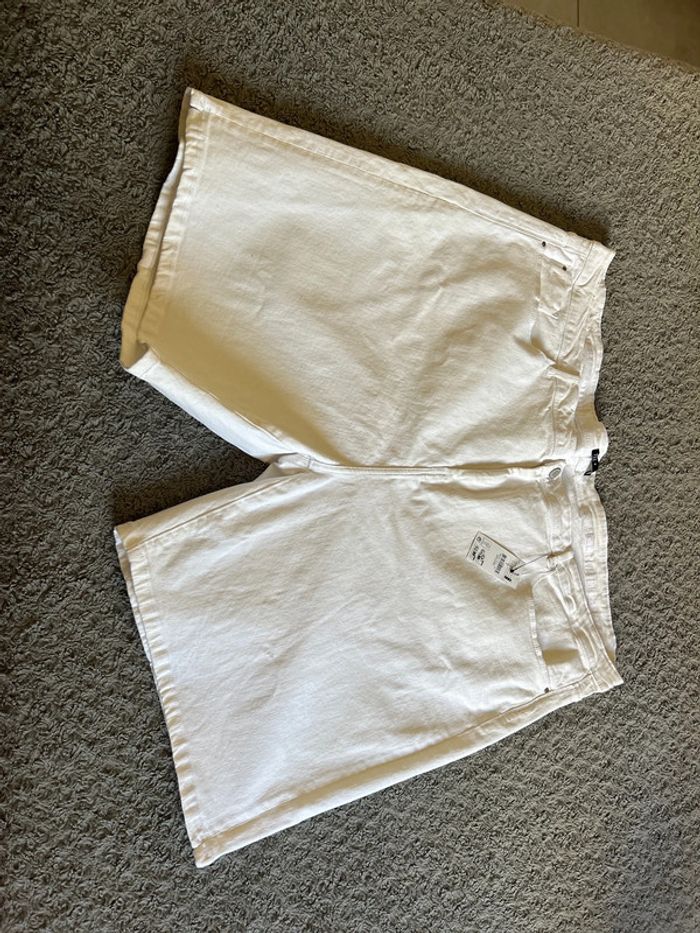 Bermuda blanc homme/femme 60