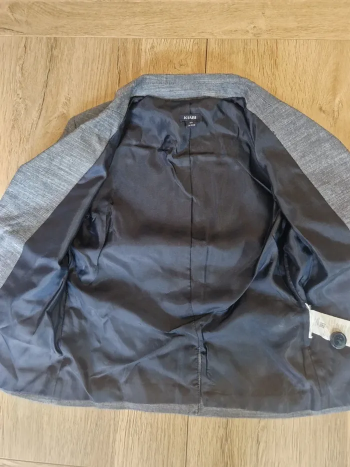 Veste de costume garçon 6 ans - État neuf - photo numéro 3