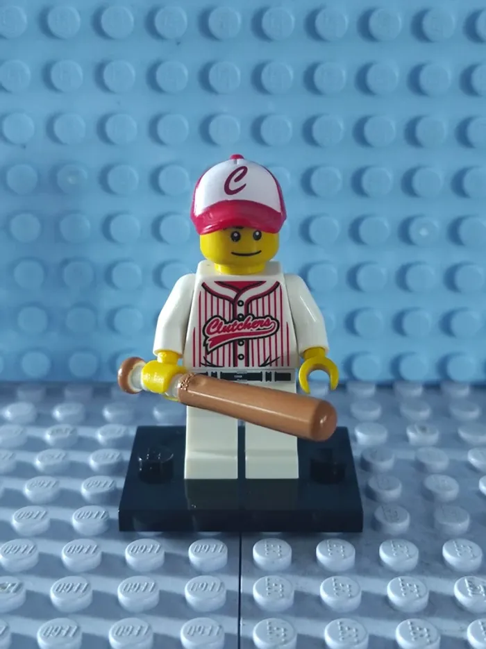 Minifig LEGO Baseball Player, Series 3 (Complete Set with Stand and Accessories) col03-16 E10