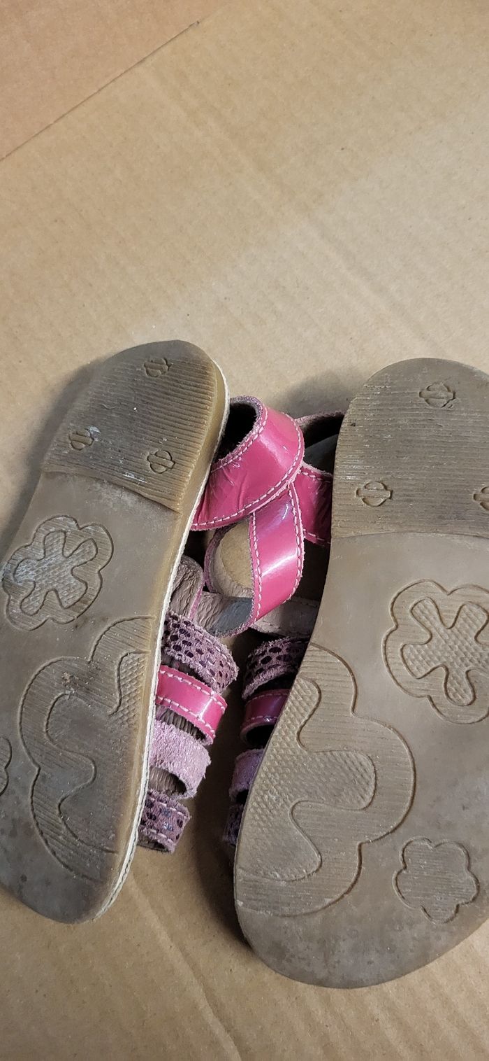 Nu pieds cuir - photo numéro 2