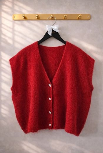 Gilet cardigan sans manches rouge 40% mohair boutons bijoux strass hellomoonshop