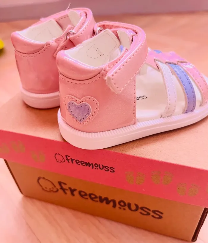 Chaussures sandales ouvertes neuves Taille 19 - photo numéro 6