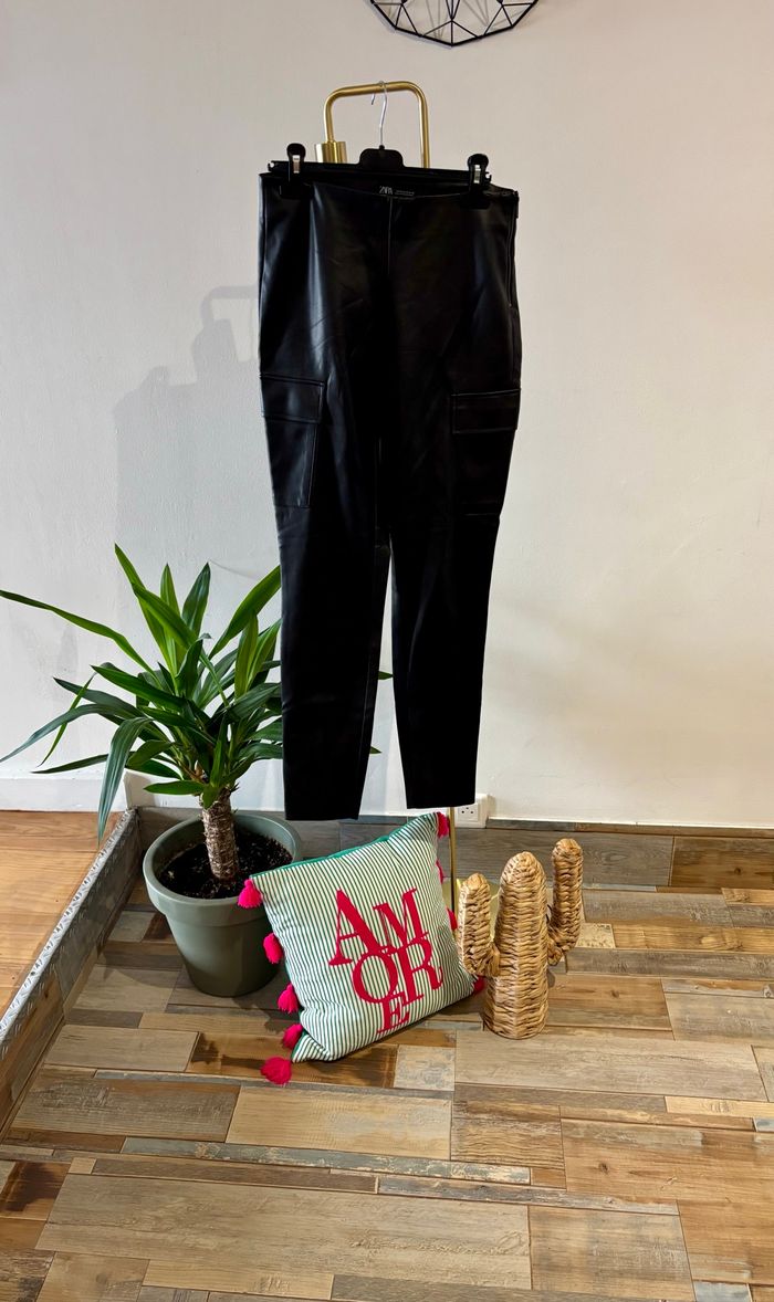 Pantalon similicuir taille M