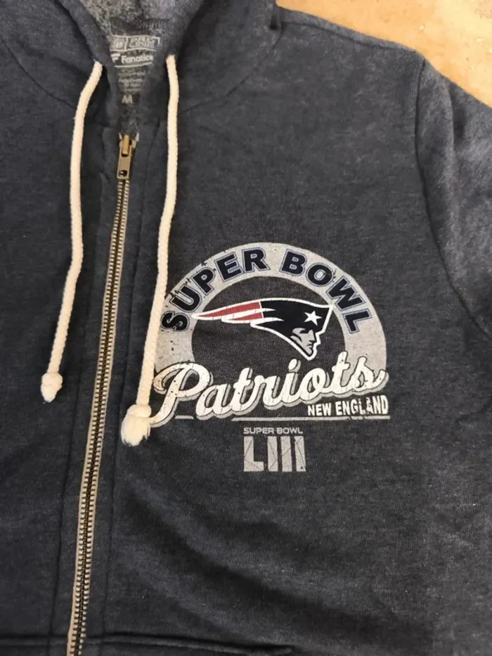 Magnifique sweat capuche zippé NFL M homme super Bowl New England LIII excellent état - photo numéro 3