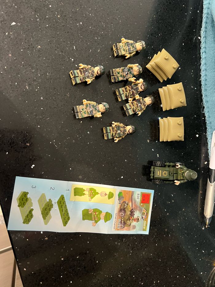 Bonhommes soldat imitation lego