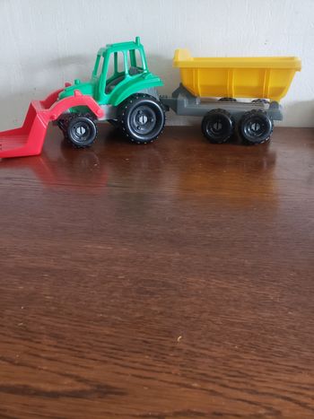 Tracteur avec sa remorque