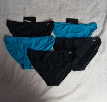 Neuves : Lot de 5 culottes de sport  Bleues et Noires