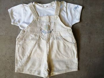 Salopette courte et t shirt 9 mois à 1 an Plage d'été