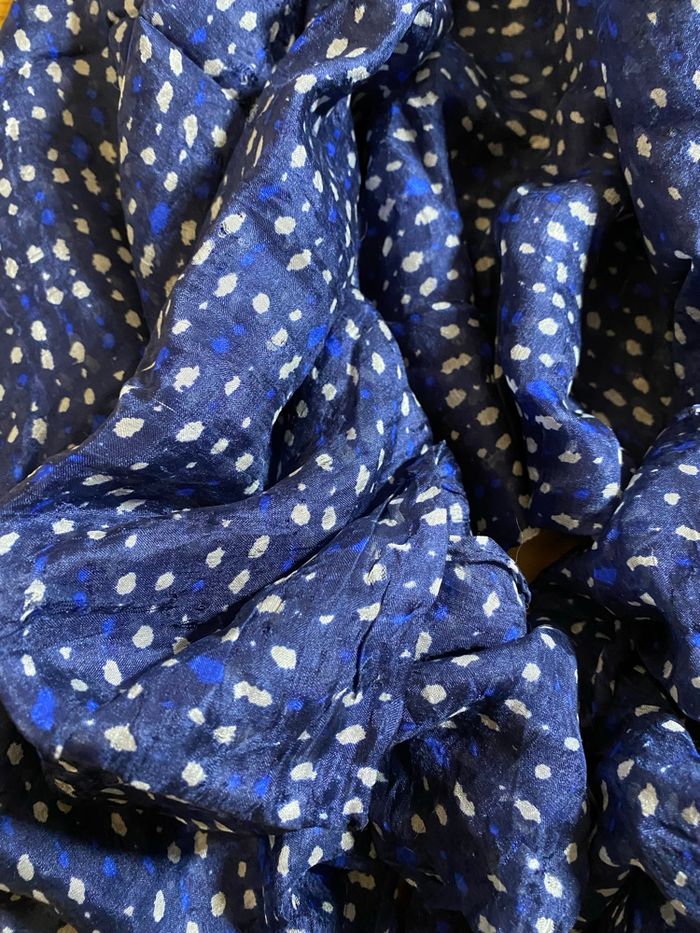 Foulard bleu à pois - photo numéro 3