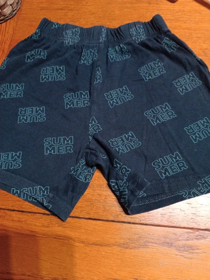 Short marine Kiabi 6A. - photo numéro 4
