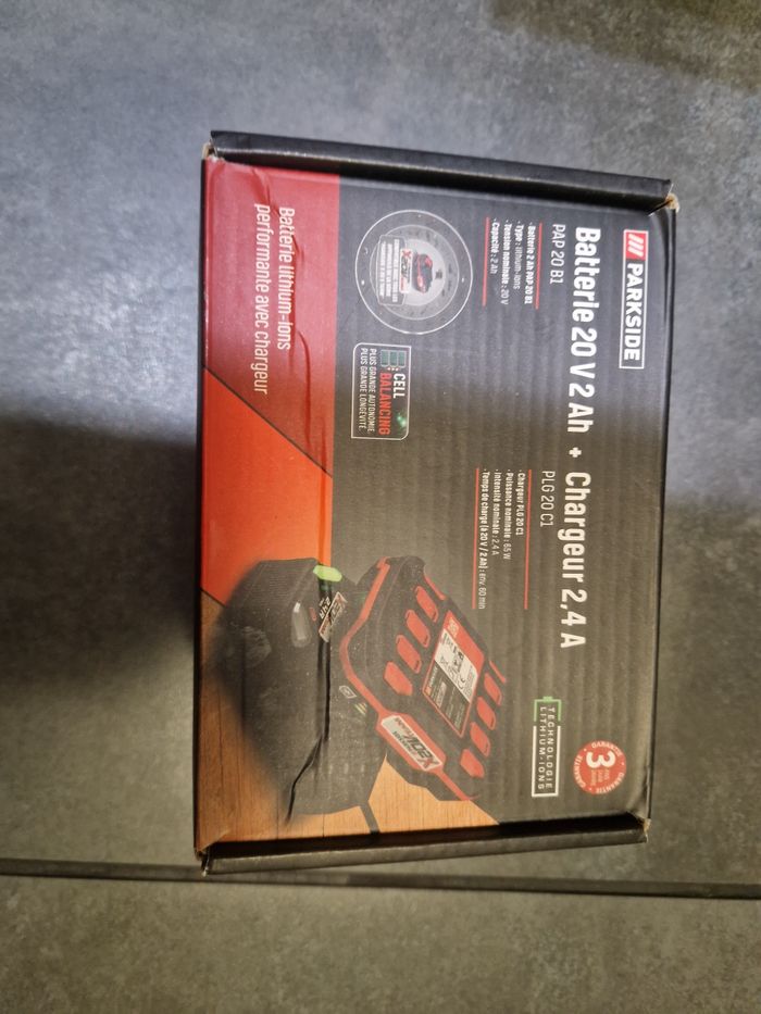 Batterie 20 v et chargeur NEUF