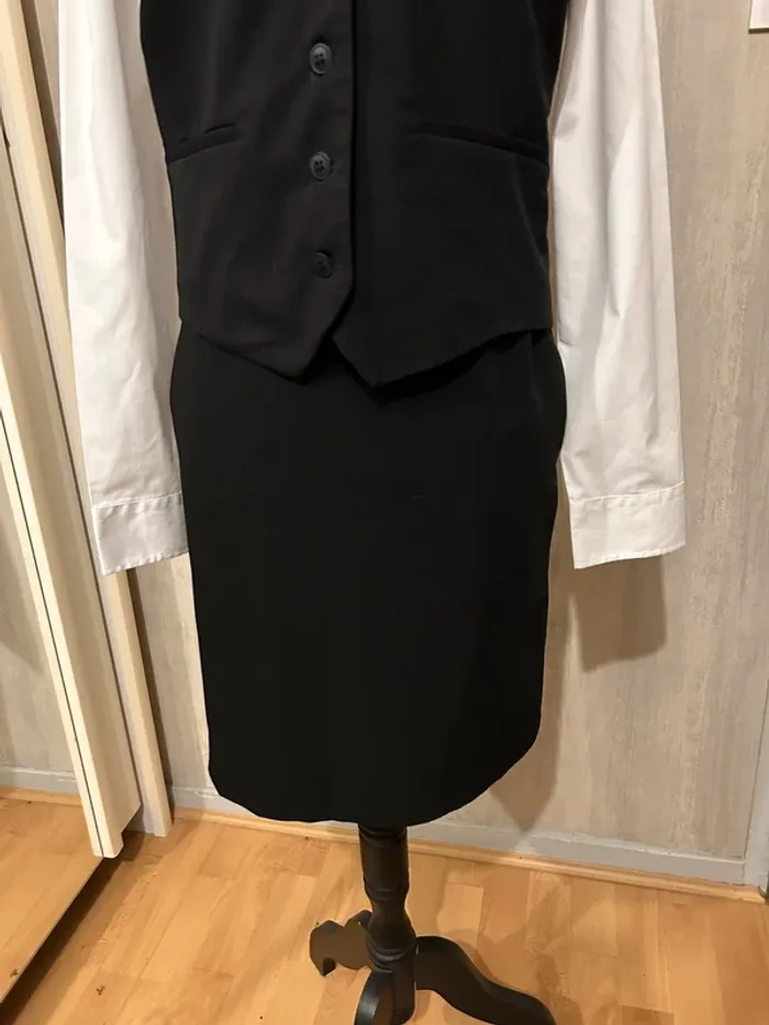 Tenue de serveuse - photo numéro 2