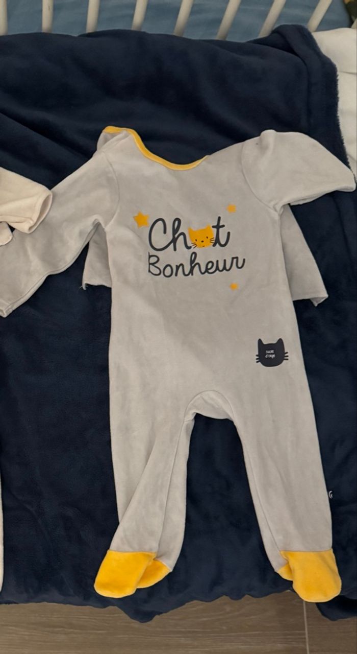 Pyjamas, sucre d’orge, taille 24 mois - photo numéro 2