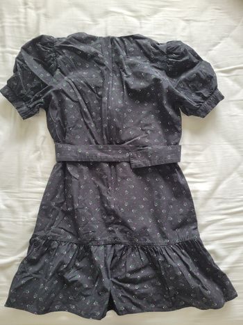 Robe noire et fleurs