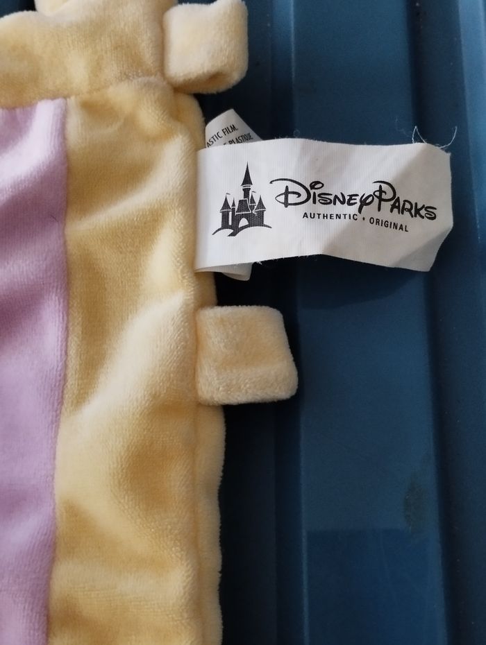 Doudou couverture Disney Minnie - photo numéro 3