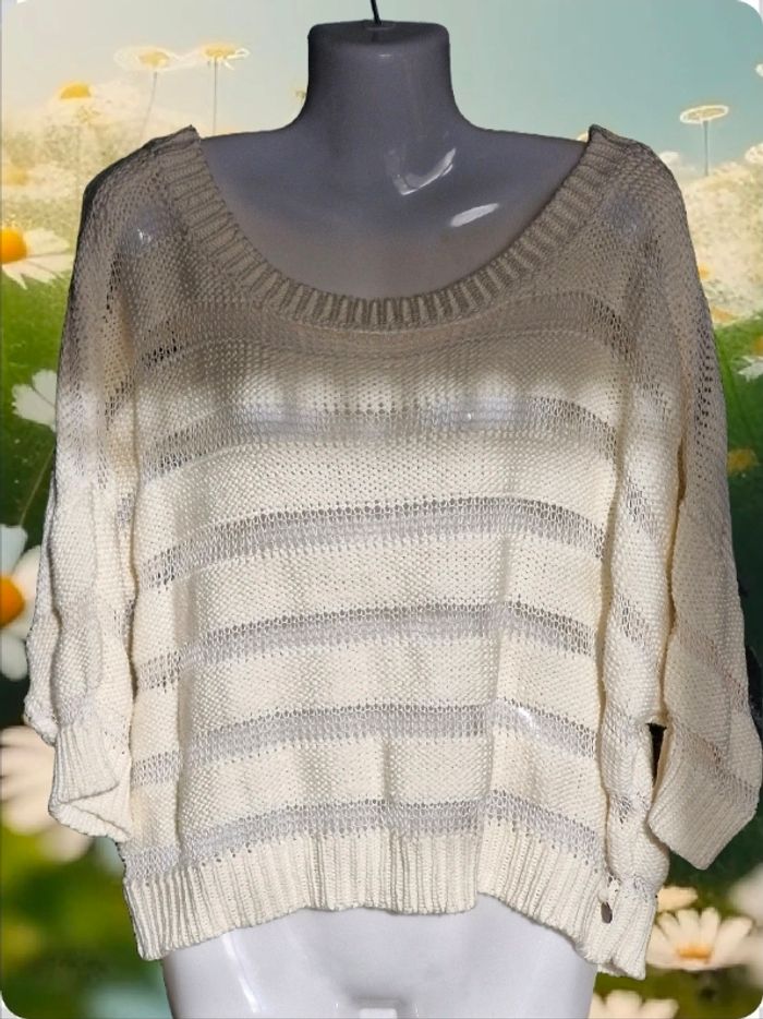 Magnifique pull court déco jeu de transparence