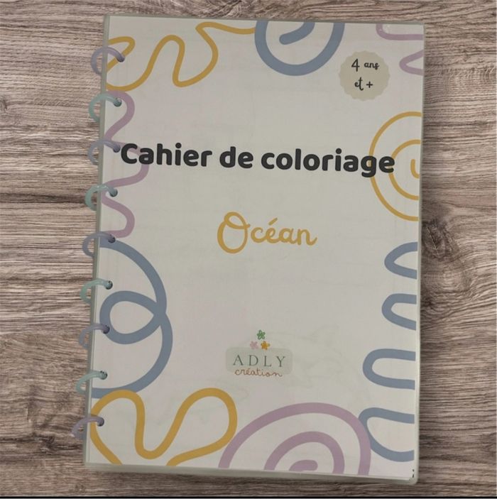 Cahier de coloriage réutilisable thème océan