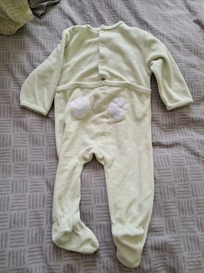 Pyjama 12 mois + chaussettes unisexes - photo numéro 2