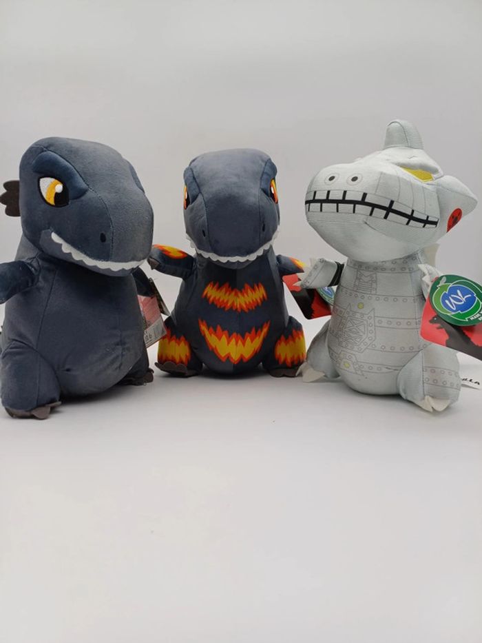 Lot peluches Godzilla