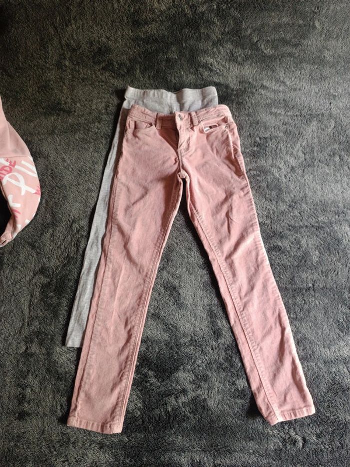 Lot vêtements fille T8 ans en très bon état - photo numéro 3