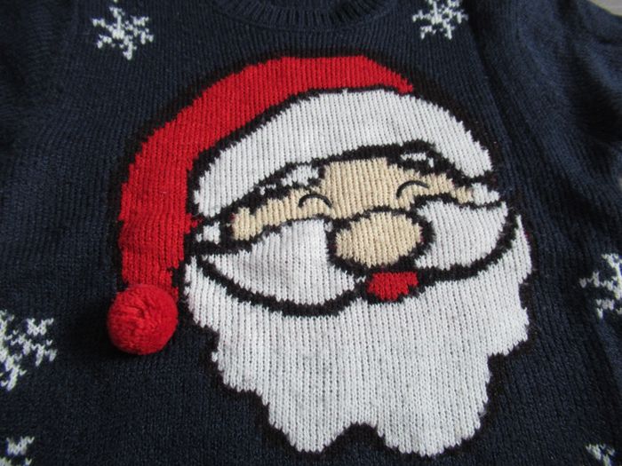 Pull de Noël bleu avec tête de père noël Kiabi Taille 24 mois - photo numéro 2