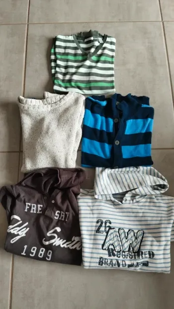 Lot de 5 pulls taille 12 ans garçon