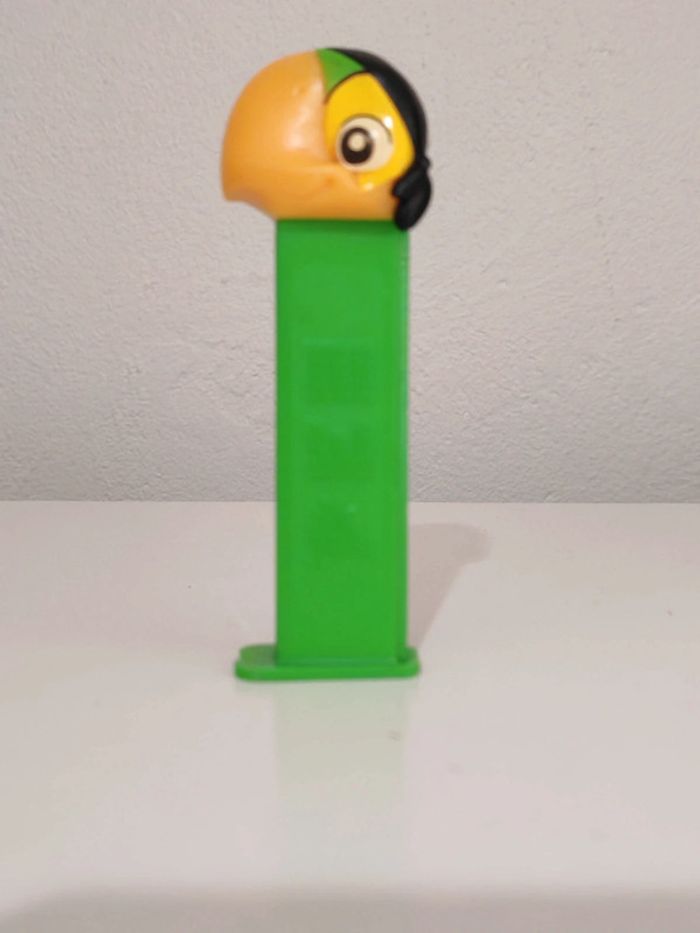 Pez distributeur skully Disney - photo numéro 2