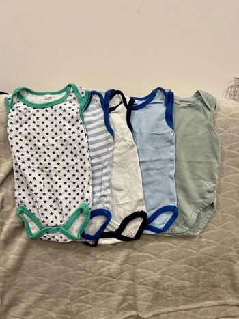 Lot de 5 bodies sans manches