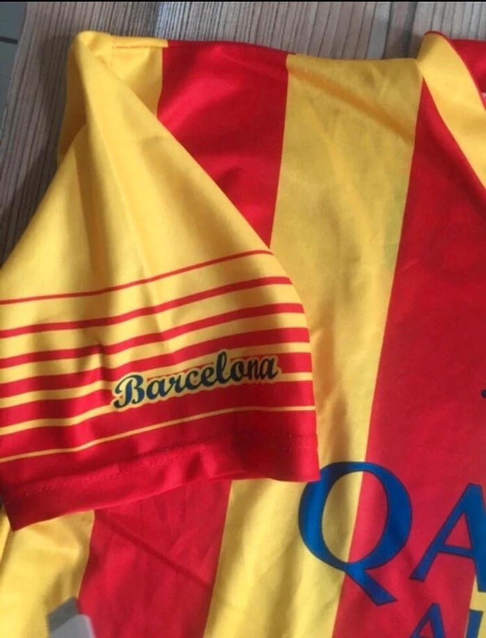 Maillot barcelona Qatar Airways Messi numéro 10 taille XXL - photo numéro 2