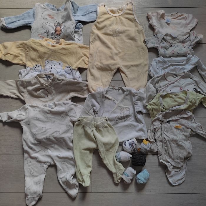 Lot vêtements variés 30 pièces 6 mois - photo numéro 2