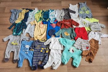 Lot vêtements 1 mois garçon 78 pcs