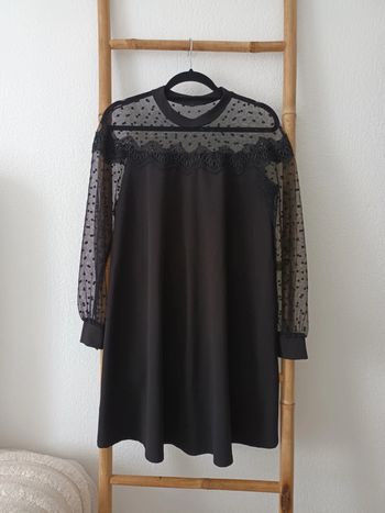 Jolie robe noire avec plumetis taille unique