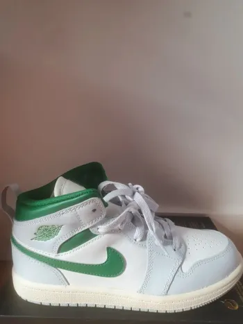 Nike Air Jordan 1 Mid (34)
