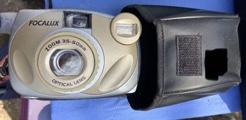 Ancien appareil photo avec pochette