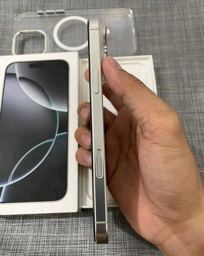 I p h o n e - photo numéro 2