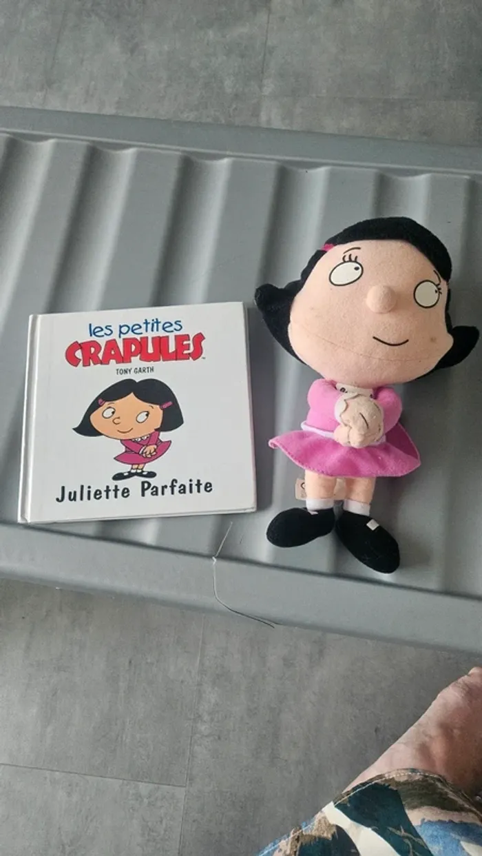 Livre Juliette parfaite les petites crapules + peluche