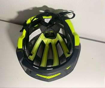 Van Rysel Lightweight Cycling Helmet - Size Adult