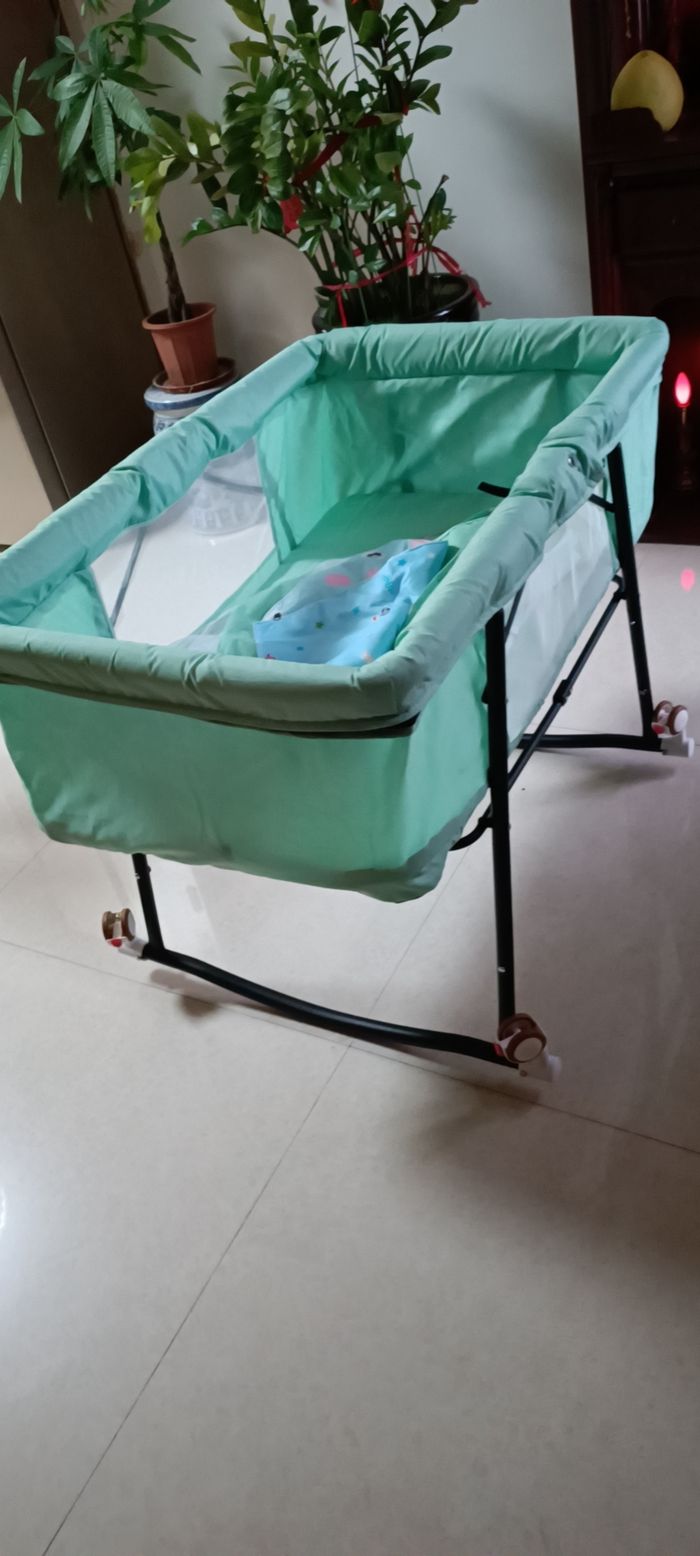 Lit bébé qui peut être plié - photo numéro 2