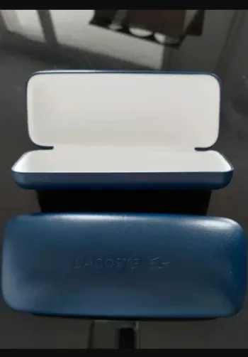 lot de 2 Boitiers lunettes lacoste Très bon état·Lacoste