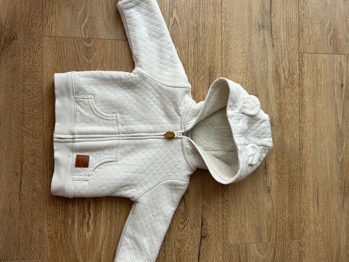 Veste chaude avec capuche 6 mois - photo numéro 4