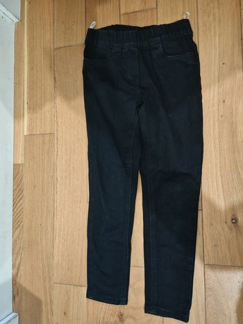 Pantalon slim bleu jean C&A fille 7 ans (122 cm) 👖 État impeccable – Basique indémodable !