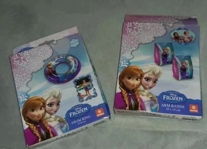 Ensemble bouée + brassards disney reine des neiges neufs