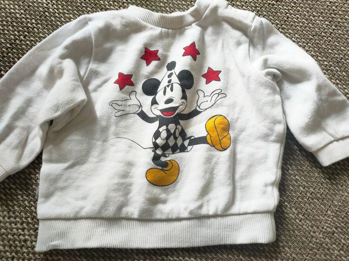 Pull ou sweat Disney Baby 9 mois