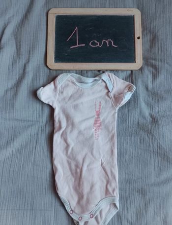 Body Petit Bateau taille 1 an en très bon état