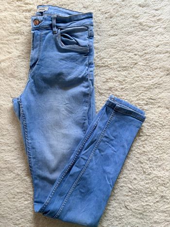 Jean coupe slim, couleur bleue 