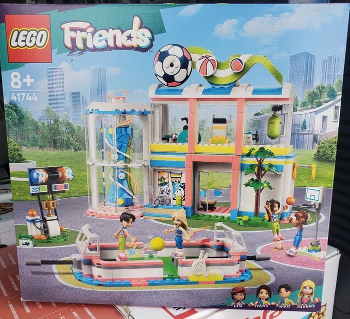 LEGO 41744 Friends - Le centre sportifs.