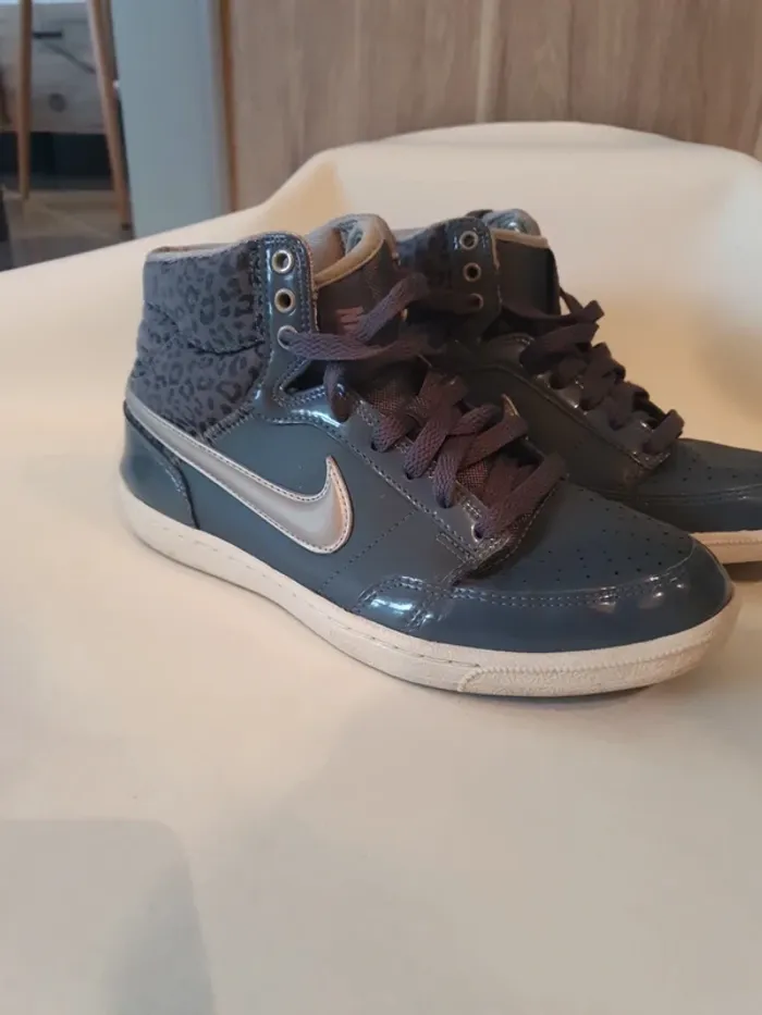 Basket montantes femme grises Nike, taille 38 - photo numéro 2