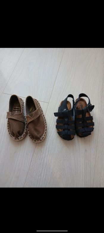 2 paires de chaussures t22