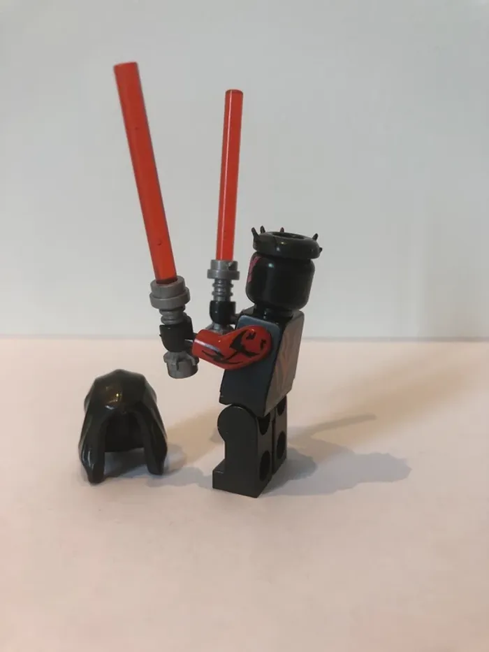 Figurine type lego Dark Maul et 2 sabres laser. Star Wars - photo numéro 3