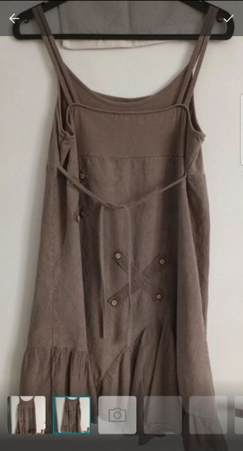 Robe taupe manches spaghettis doubles